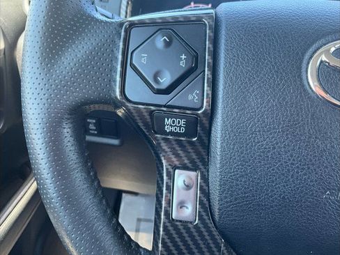 Used 2020 Toyota 4Runner SR5 AWD/4WD image 16