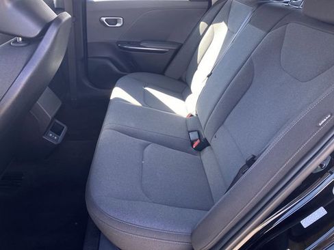 Used 2025 Kia K4 LXS image 25
