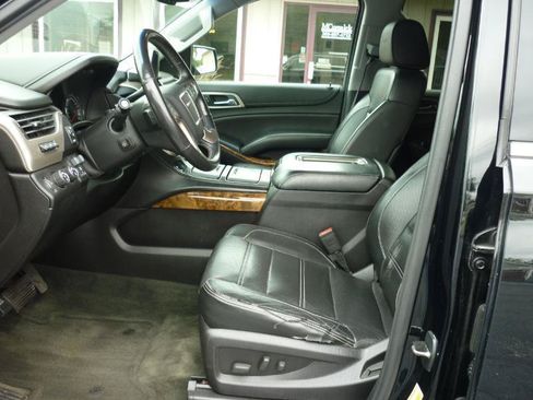 Used 2015 GMC Yukon Denali w/ Touring Package AWD/4WD image 7