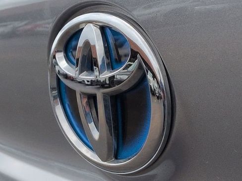 Certified 2025 Toyota Sienna XLE FWD image 29