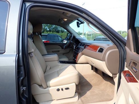 Used 2011 Chevrolet Silverado 2500 LTZ w/ Snow Plow Prep Package AWD/4WD image 9
