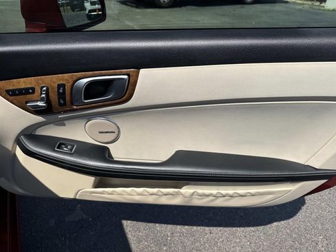 Used 2018 Mercedes-Benz SLC 300 image 12