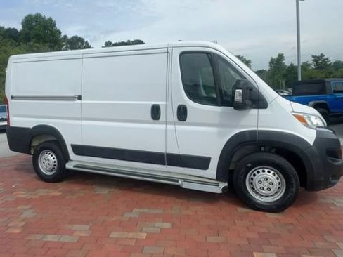 Used 2025 RAM ProMaster 2500 FWD image 4