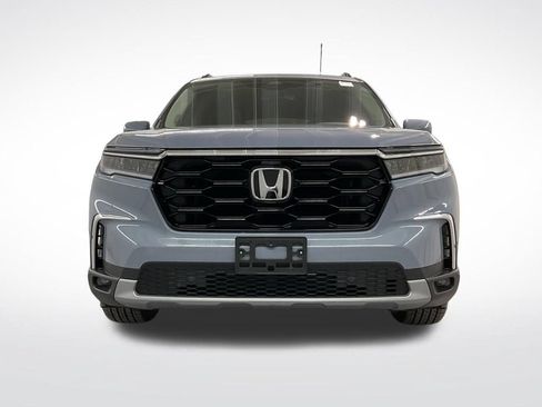Certified 2025 Honda Pilot Touring image 6