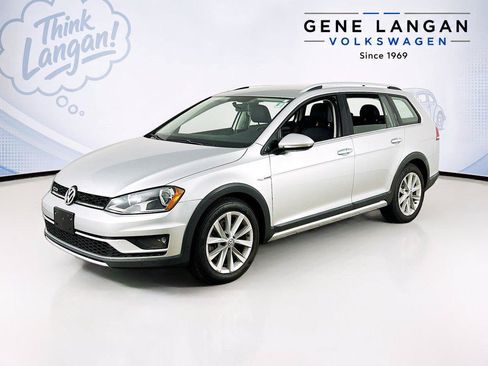 Used 2017 Volkswagen Golf Alltrack S AWD/4WD image 1