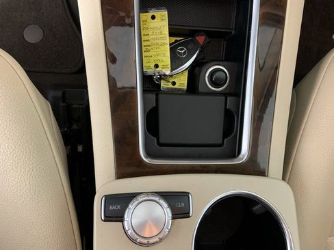 Used 2013 Mercedes-Benz GLK 250 BlueTEC 4MATIC w/ Premium 1 Pkg image 29