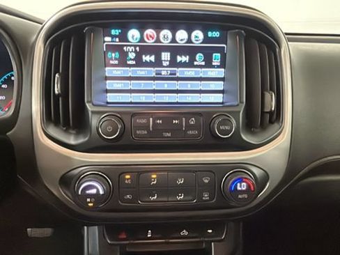 Used 2018 GMC Canyon SLE AWD/4WD image 22