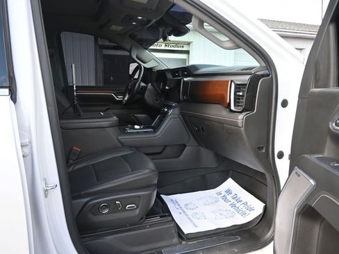 Used 2024 GMC Sierra 3500 Denali w/ Denali Reserve Package image 21