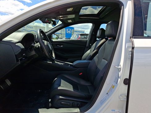 Used 2023 Honda Accord Sport image 13