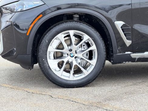 New 2026 BMW X5 xDrive40i w/ Premium Package image 2