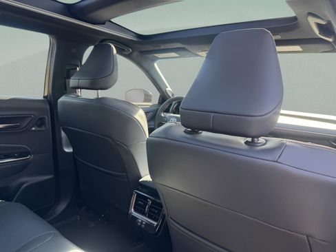 Used 2026 Toyota Crown Platinum image 17