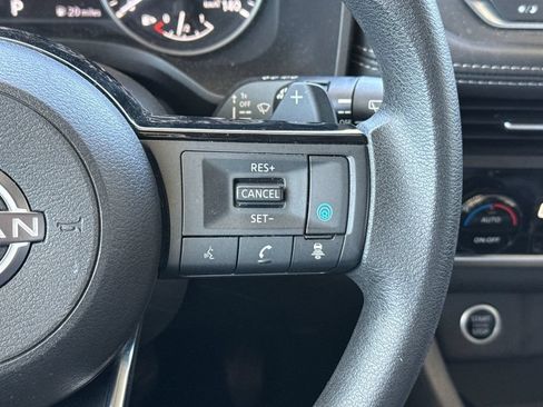 Used 2023 Nissan Rogue SV AWD/4WD image 36