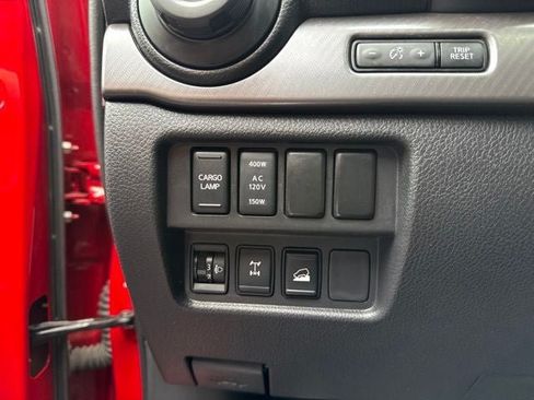 Used 2023 Nissan Titan PRO-4X w/ Pro-4x Convenience Package AWD/4WD image 29