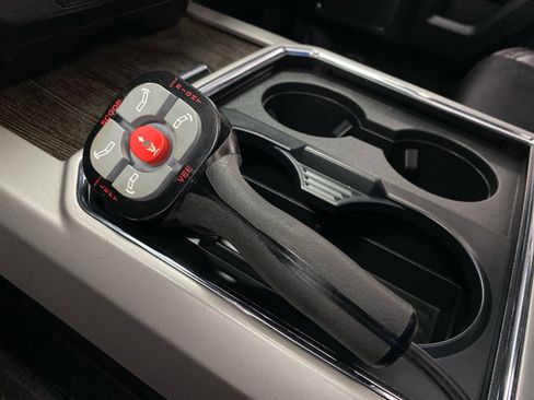 Used 2020 Ford F250 Lariat w/ Lariat Ultimate Package AWD/4WD image 25