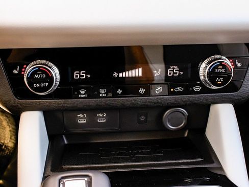 Used 2025 Mitsubishi Outlander SE AWD/4WD image 23