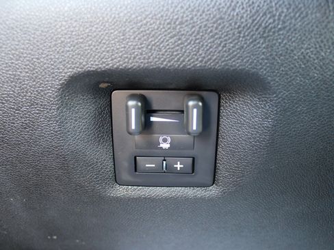 Used 2011 Chevrolet Silverado 2500 LT w/ Interior Plus Package AWD/4WD image 20