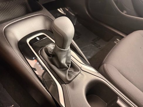 Used 2025 Toyota Corolla LE FWD image 39