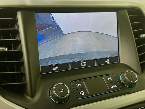 Used 2023 GMC Acadia SLT w/ Preferred Package image 27