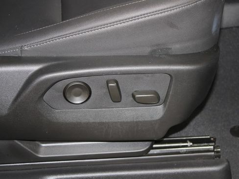 Used 2024 Chevrolet Tahoe LT RWD image 28
