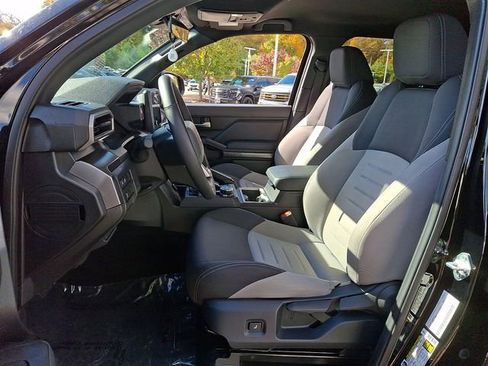 Used 2025 Toyota Tacoma TRD Off-Road image 17