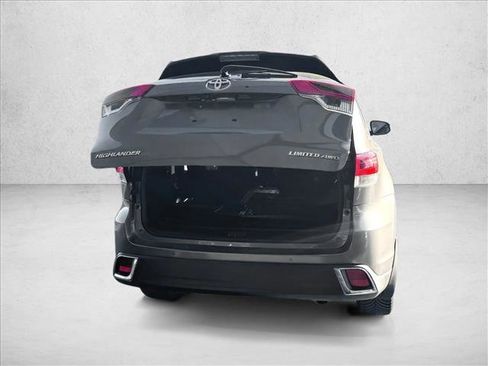 Used 2019 Toyota Highlander Limited Platinum image 6