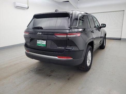 Used 2023 Jeep Grand Cherokee Laredo image 9