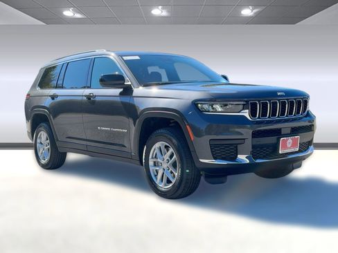 New 2025 Jeep Grand Cherokee L Laredo image 7