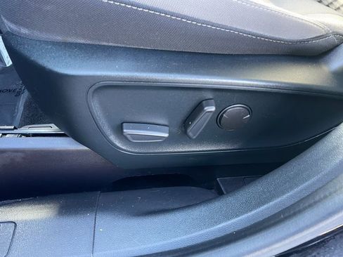 Used 2020 Ford Escape SE image 14