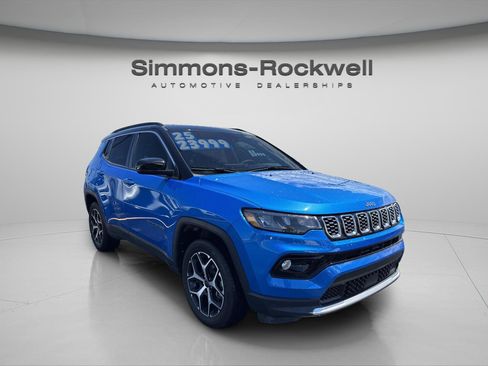 Used 2025 Jeep Compass Limited AWD/4WD image 6