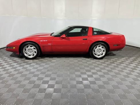 Used 1991 Chevrolet Corvette Coupe image 5