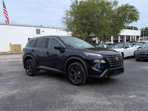 Certified 2026 Nissan Rogue SV FWD image 2