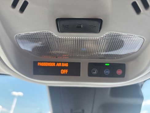 Used 2024 Chevrolet Trax LT FWD image 21