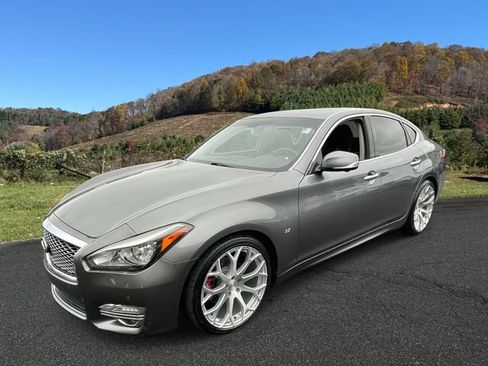 Used 2015 INFINITI Q70 3.7 image 3