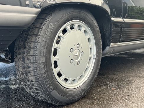 Used 1989 Mercedes-Benz 560 SL image 33