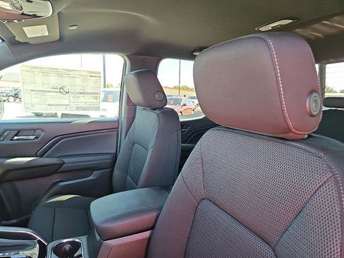 New 2026 GMC Canyon Elevation w/ Convenience Package image 11