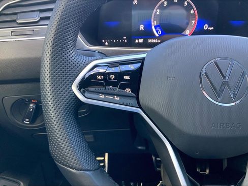 Used 2024 Volkswagen Tiguan SE R-Line image 22