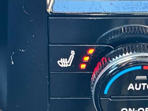 Used 2023 Nissan Rogue SV w/ SV Premium Package image 30