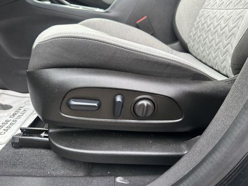 Used 2024 Chevrolet Equinox LS w/ LS Convenience Package image 22