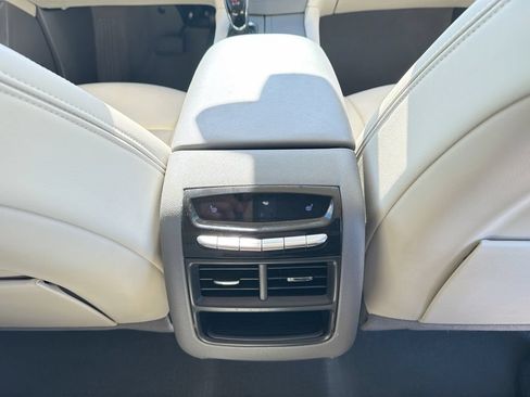 Used 2024 Cadillac XT5 Premium Luxury FWD image 18