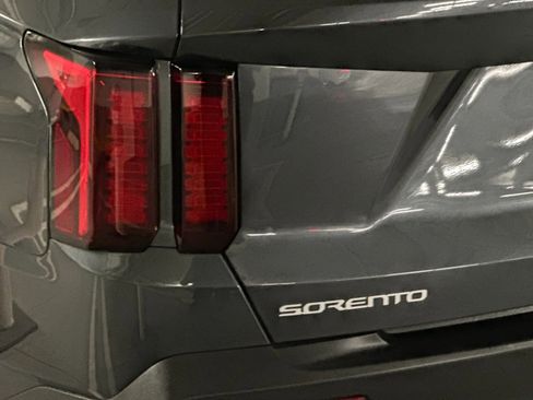 Certified 2023 Kia Sorento S AWD/4WD image 38