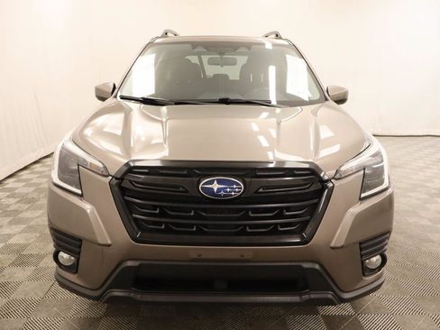 Used 2022 Subaru Forester Premium AWD/4WD image 4