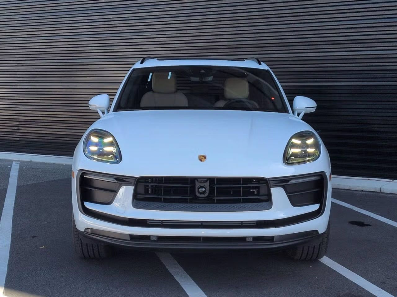 Certified 2026 Porsche Macan AWD/4WD image 10