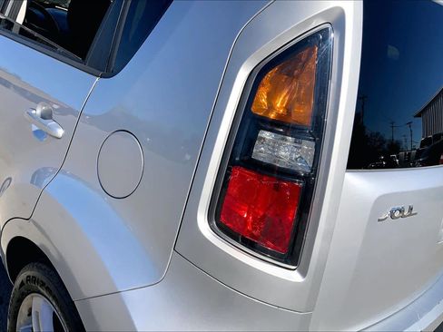 Used 2011 Kia Soul + image 25