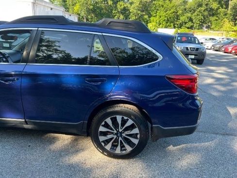 Used 2017 Subaru Outback 2.5i Limited AWD/4WD image 10