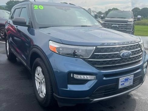 Used 2020 Ford Explorer XLT w/ Equipment Group 202A AWD/4WD image 3