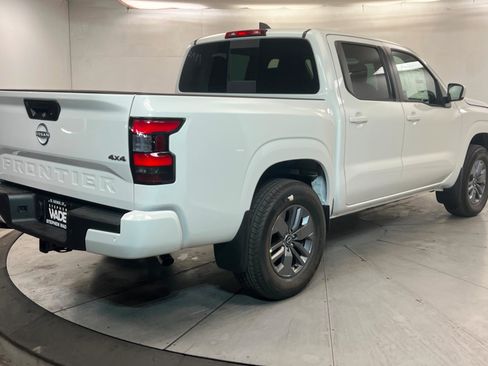 New 2026 Nissan Frontier SV w/ All-Weather Content Package AWD/4WD image 5
