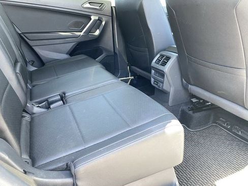 Used 2020 Volkswagen Tiguan SEL AWD/4WD image 13
