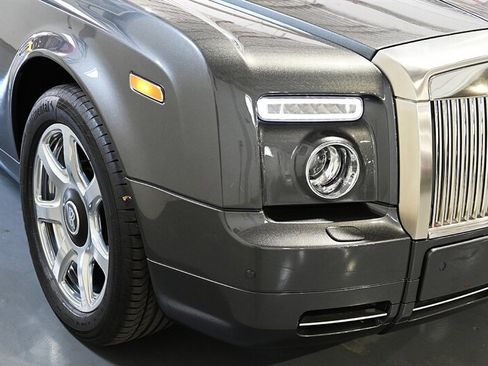 Used 2012 Rolls-Royce Phantom Drophead Coupe image 11