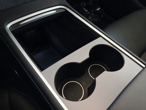 Used 2024 Tesla Model Y Long Range image 21