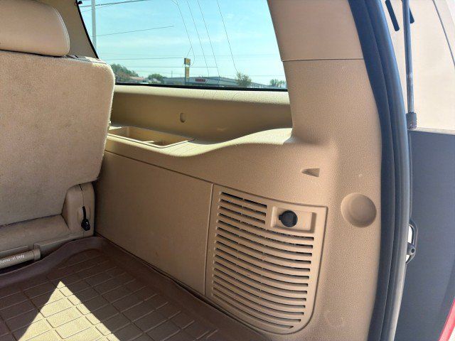 Used 2013 Cadillac Escalade ESV Luxury RWD image 31